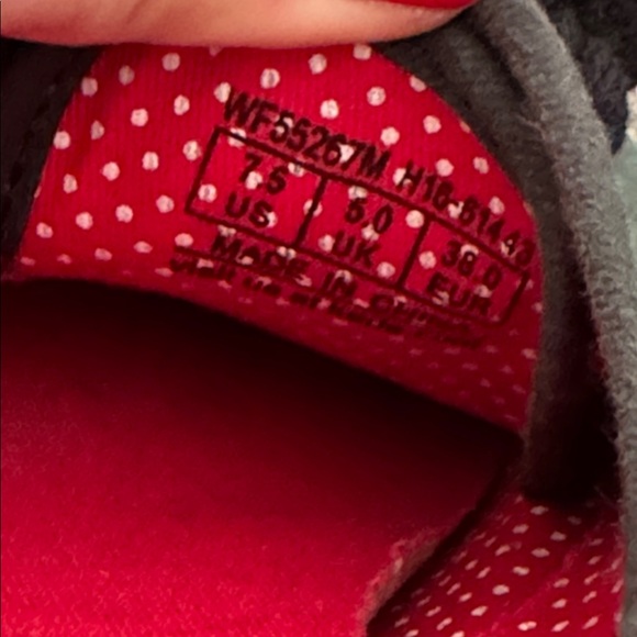 Keds Disney Minnie Mouse Black and White Sneakers - Size 7.5 - Picture 5 of 6